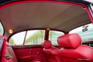 Image 15/42 of Jaguar Mk II 3.8 (1963)
