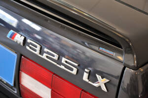 Image 32/40 of BMW 325ix (1989)