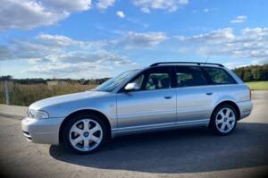 Image 5/50 of Audi S4 Avant (2001)