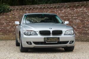 Immagine 48/50 di BMW 750i (2007)