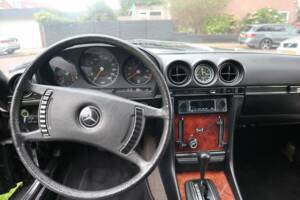 Image 8/8 de Mercedes-Benz 350 SLC (1972)