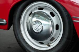 Image 34/50 of Volkswagen Karmann Ghia 1500 (1971)