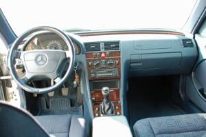 Bild 3/40 von Mercedes-Benz C 200 Kompressor (1997)