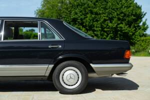 Image 14/50 of Mercedes-Benz 500 SEL (1985)