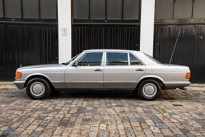 Bild 14/50 von Mercedes-Benz 500 SEL (1984)