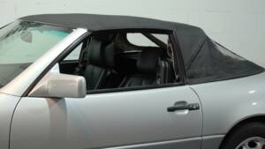 Image 33/51 of Mercedes-Benz 500 SL (1992)