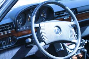 Bild 7/8 von Mercedes-Benz 350 SE (1978)