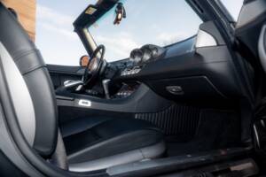 Image 60/84 of BMW Z8 (2001)