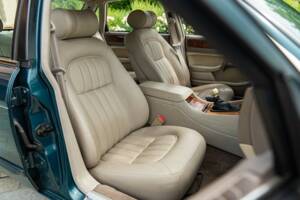 Bild 20/50 von Jaguar XJ6 3.2 (1995)