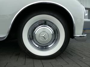 Immagine 33/33 di Mercedes-Benz 300 Sc Cabriolet A (1957)