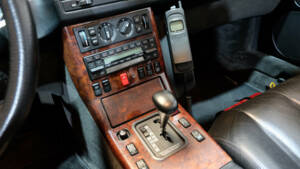 Image 26/38 of Mercedes-Benz 300 SL (1990)