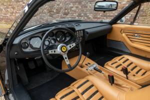 Image 19/50 de Ferrari 365 GTB/4 Daytona (1974)