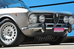 Image 6/24 of Alfa Romeo 1750 GT Veloce (1971)