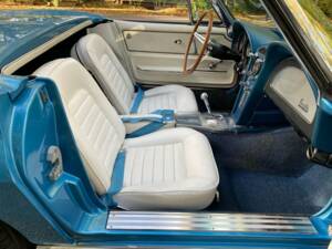 Bild 8/50 von Chevrolet Corvette Sting Ray Convertible (1966)