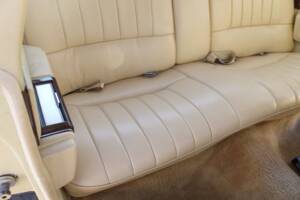 Image 43/56 of Cadillac Coupe DeVille (1977)