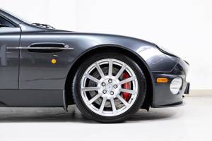 Imagen 23/31 de Aston Martin V12 Vanquish S (2006)