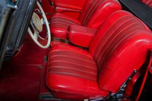 Image 24/34 of Mercedes-Benz 280 SE (1966)