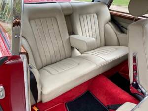 Image 16/50 of Bristol 410 (1967)