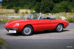 Image 3/44 of Alfa Romeo 1750 Spider Veloce (1969)