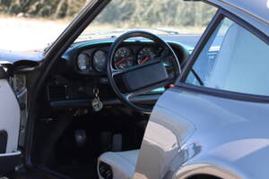 Imagen 47/52 de Porsche 911 Turbo 3.3 (1987)