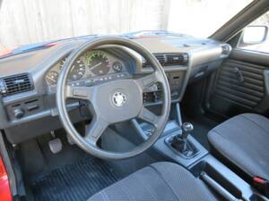 Bild 11/22 von BMW 318i (1984)