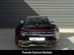 Obraz 27/32 pojazdu Porsche 911 Carrera 4S (1900)