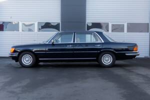 Image 17/30 of Mercedes-Benz 450 SEL 6,9 (1977)