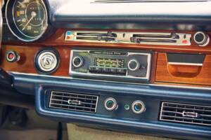 Image 20/38 of Mercedes-Benz 300 SEL 6.3 (1970)