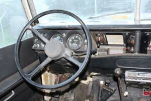 Image 22/33 of Land Rover 88 (1984)