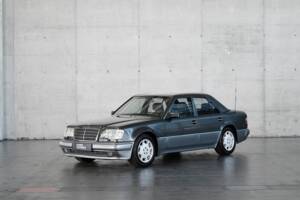 Bild 3/50 von Mercedes-Benz E 500 (1993)
