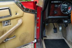 Image 19/50 of Jensen Interceptor MK III (1976)