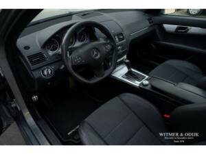 Imagen 2/40 de Mercedes-Benz C 63 AMG T (2009)