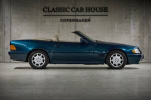 Image 22/100 de Mercedes-Benz SL 280 (1995)