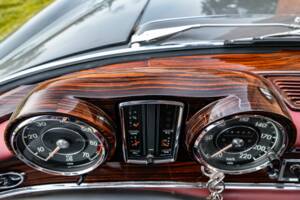 Image 42/86 of Mercedes-Benz 300 SE (1965)