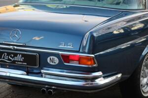 Image 2/27 de Mercedes-Benz 280 SE 3,5 (1971)