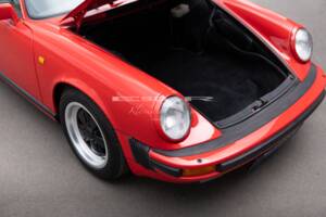 Bild 29/31 von Porsche 911 Carrera 3.2 (1988)