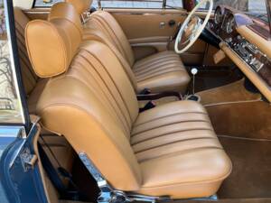 Imagen 28/65 de Mercedes-Benz 220 SE b (1961)