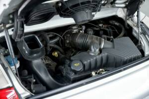 Image 32/50 of Porsche 911 Carrera 4S (2004)
