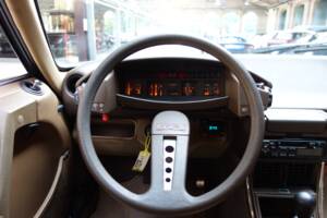 Image 24/43 de Citroën CX 25 GTi (1984)
