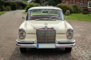 Image 7/42 of Mercedes-Benz 220 SE b (1965)