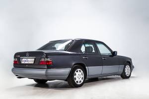 Bild 9/30 von Mercedes-Benz E 280 Unikat (1994)