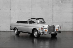 Image 5/48 of Mercedes-Benz 280 SE (1969)