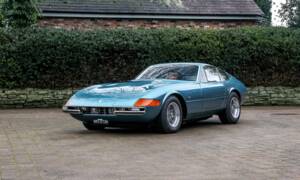 Afbeelding 3/65 van Ferrari 365 GTB&#x2F;4 Daytona (1972)