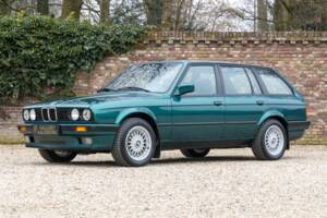 Image 11/50 of BMW 316i Touring (1993)