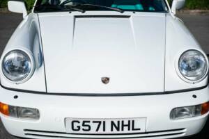 Image 25/38 of Porsche 911 Carrera 4 (1990)
