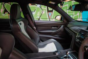 Image 29/37 of BMW M3 (2019)
