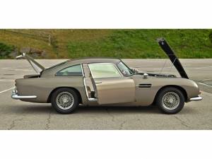 Image 41/44 of Aston Martin DB 5 (1964)