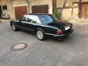 Bild 4/7 von Daimler Super V8 (1998)