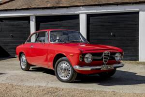 Image 11/50 of Alfa Romeo Giulia 1600 Sprint GT Veloce (1966)