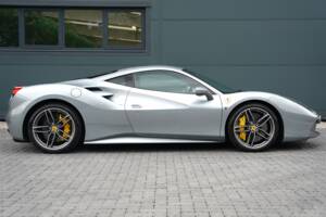 Image 3/50 of Ferrari 488 GTB (2017)